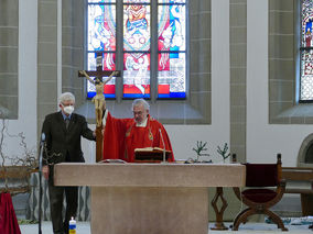 Karfreitgasliturgie und Karfreitagsprozession in Naumburg (Foto: Karl-Franz Thiede)